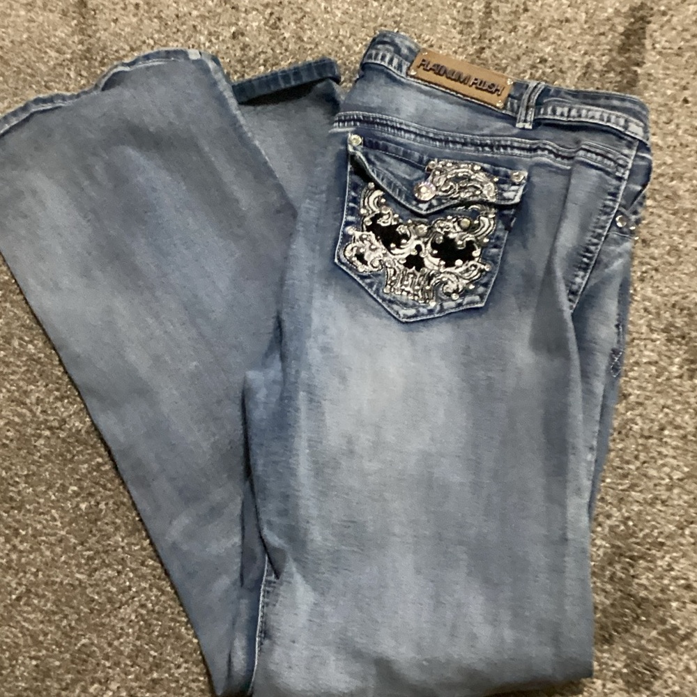 Fashionable Blue Boot Cut Jeans with Embellished Pocket